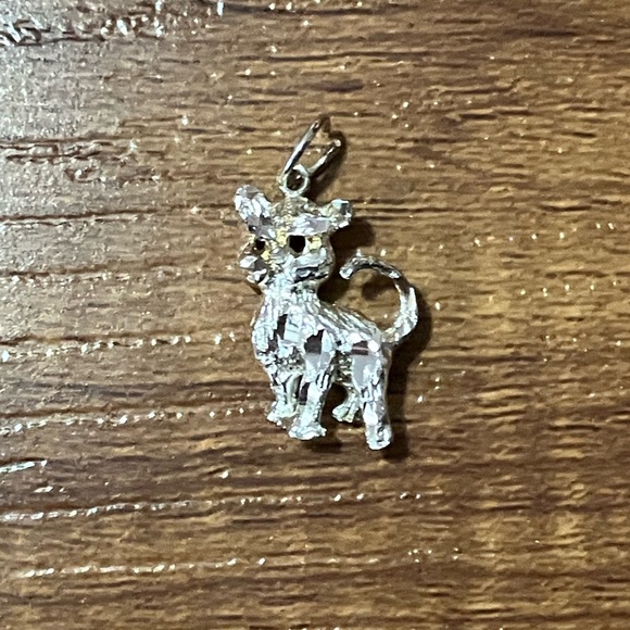 *🧡3/20$*NWOT* Sterling Silver Cat Pendant - Picture 1 of 5